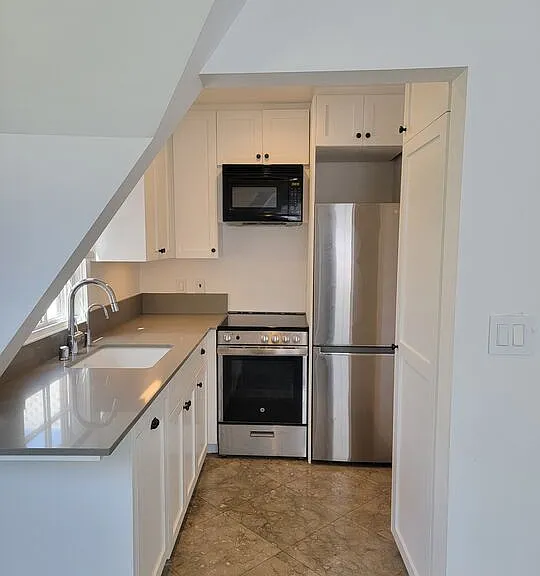 923 16th St — Photo 2