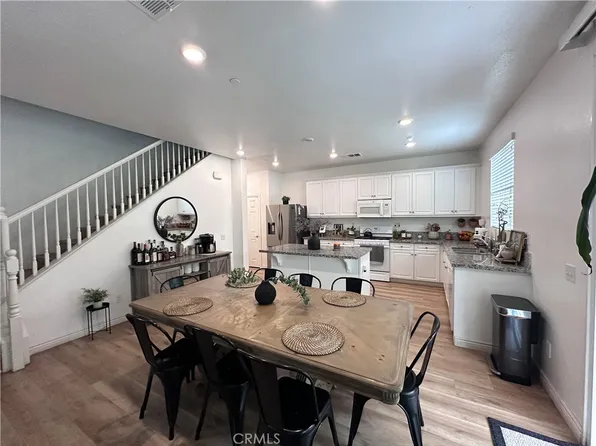 6043 Rosewood Way, Corona, CA 92880