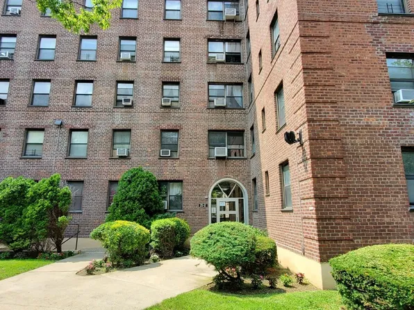 25-12 Union Street #3B, Flushing, NY 11354