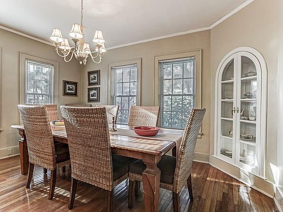 4th image of 14 Cedar Lawn Cir