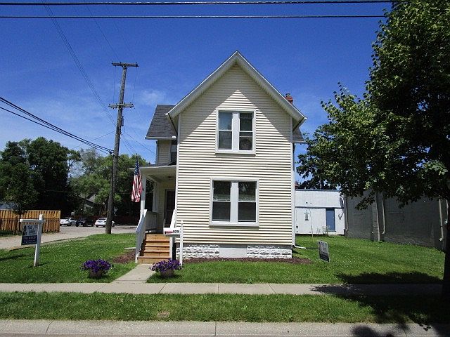 1st image of 575 Gardner St