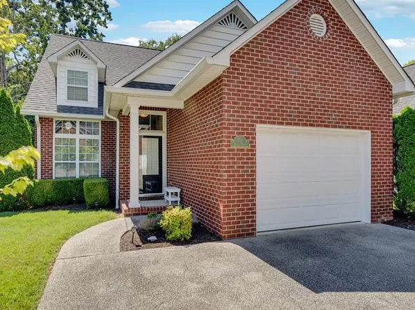 711 Maple Point Dr, Cookeville, TN 38501