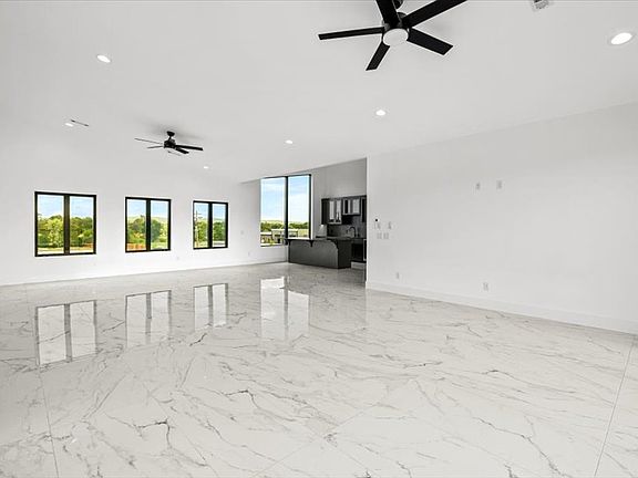 4th image of 4633 Robins Rd