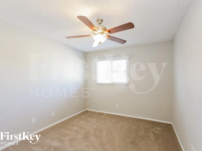 402 E Dunbar Dr — Photo 12