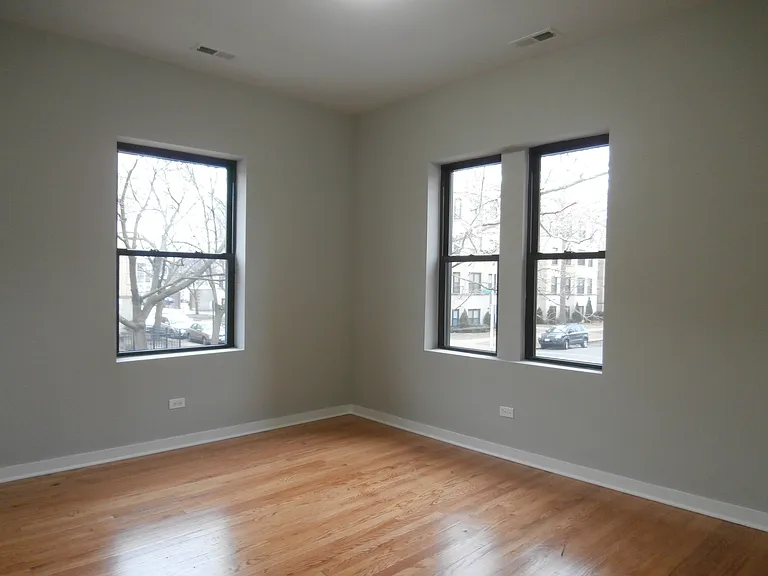 2325 W Arthur Ave #2 — Photo 3
