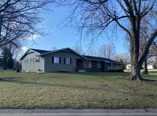 1107 Wentley Dr, Hiawatha, KS 66434