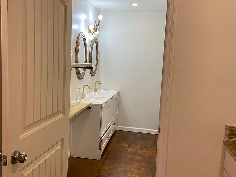 3213 Lealand Ln — Photo 12