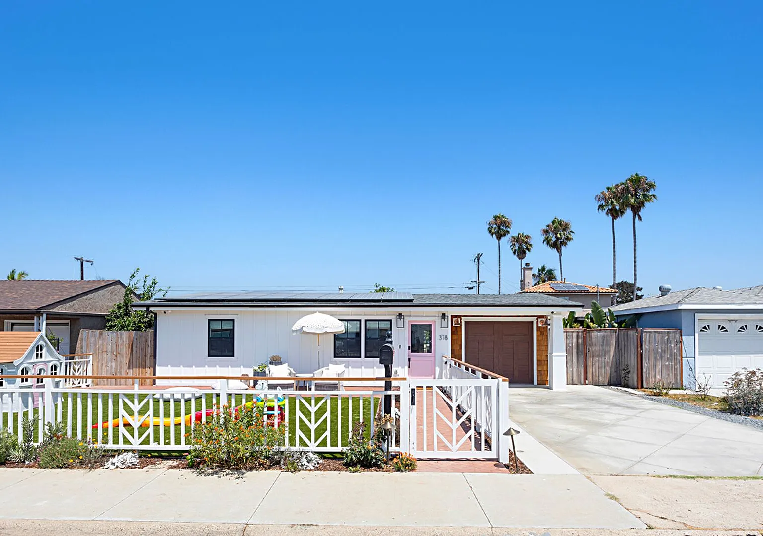 Remodeled Beach Bungalow with Solar & Pet Friendly! — Photo 2