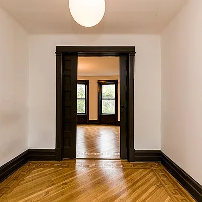 Rented by Nooklyn NYC LLC | media 19