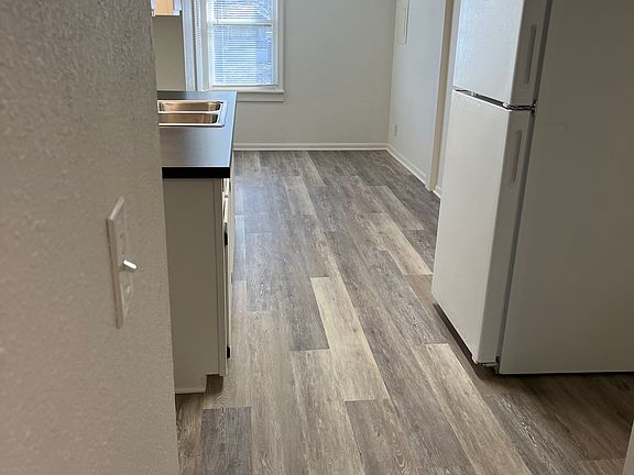 5th image of 814 S Crysler Ave