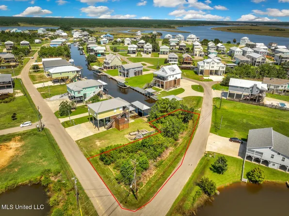 Manhattan St, Bay Saint Louis, MS 39520