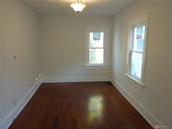5th image of 4115 Farnham Ave