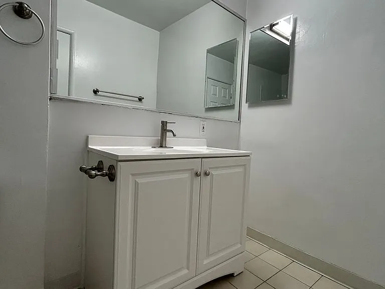 1951 Frank St #14 — Photo 22