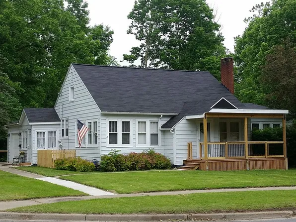 228 River St, Allegan, MI 49010