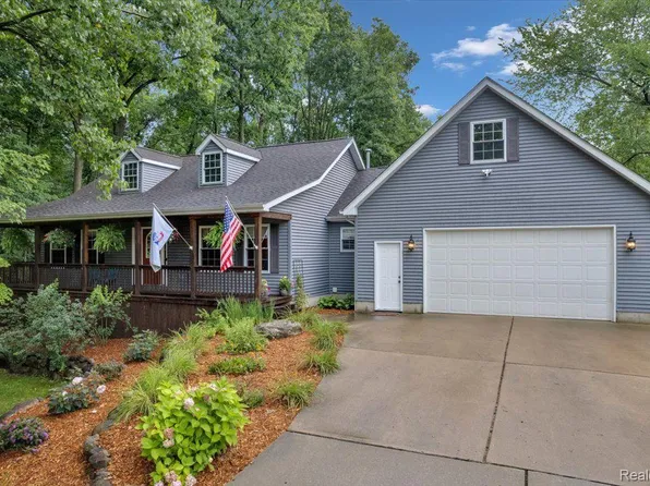 13099 Ripley Rd, Linden, MI 48451