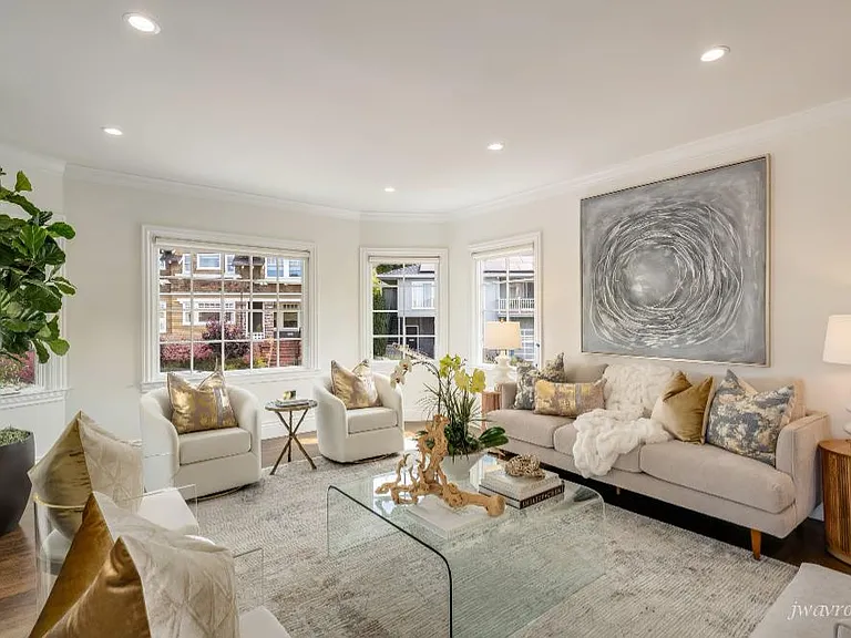 325 Moncada Way — Photo 8