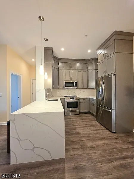 2 bed, 2.0 bath, 1225 sqft, $3,300 — Photo 4