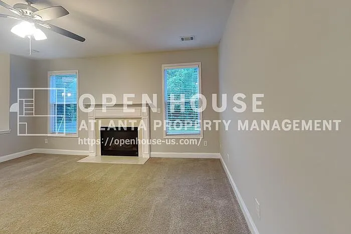 4 bed, 2.5 bath, 2473 sqft, $2,475 — Photo 4