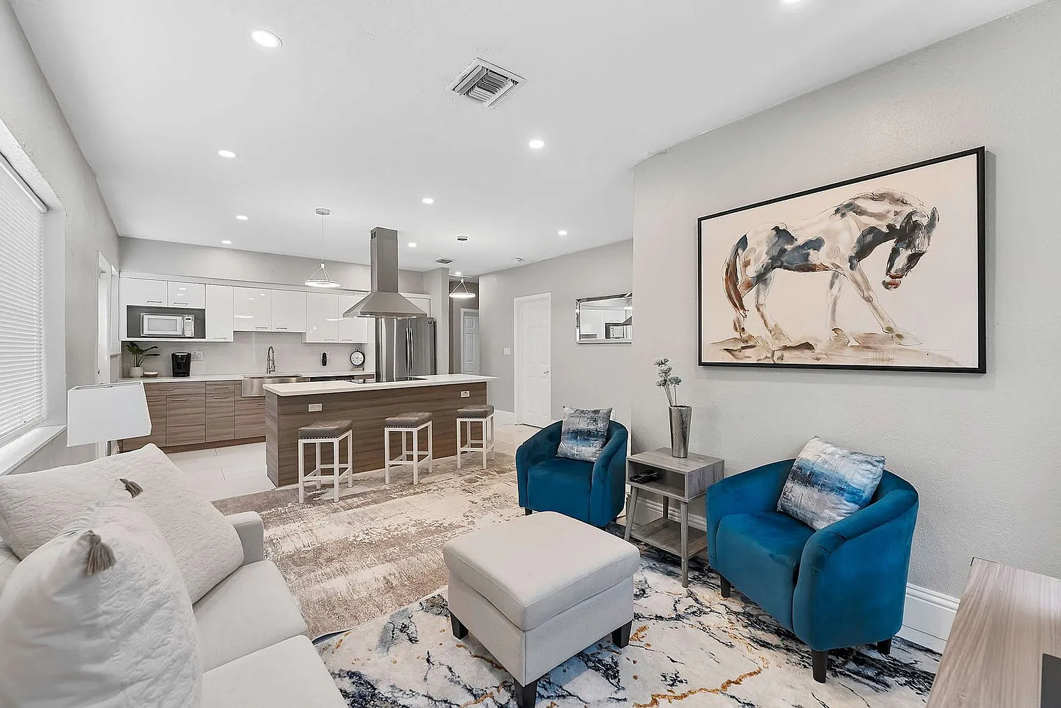4 bed, 3.0 bath, 1097 sqft, $7,745 — Photo 2