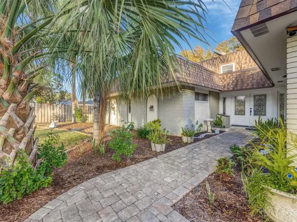 18405 Tomlinson Dr, Lutz, FL 33549