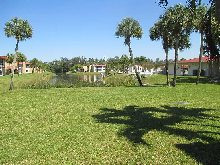 106 Lake Dora Dr — Photo 16