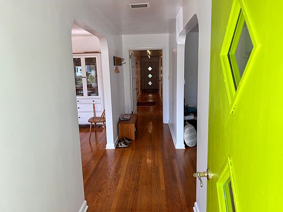 3rd image of 373 Franklin St
