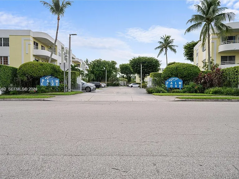 10795 SW 108th Ave #201 — Photo 2
