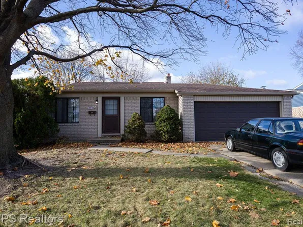 36405 Bagdad Dr, Sterling Heights, MI 48312