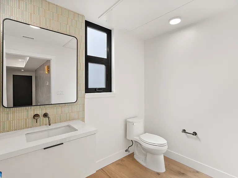 453 N Stanley Ave — Photo 21