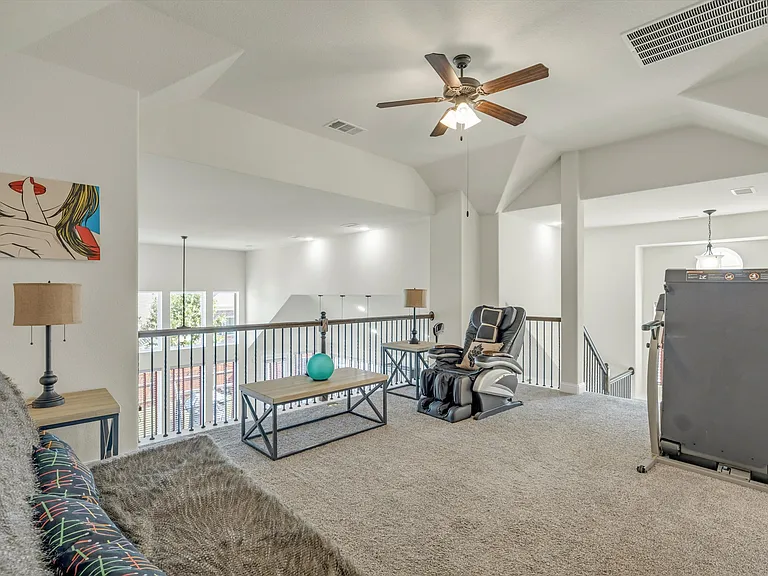 5520 Palisades Dr — Photo 32