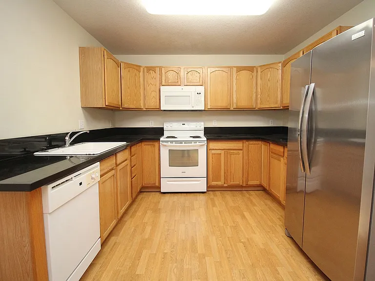 812 N Dekum St — Photo 7
