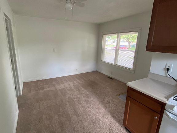 4th image of 2725 S Main St #2725