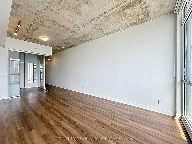 210 Simcoe St #1909 — Photo 17