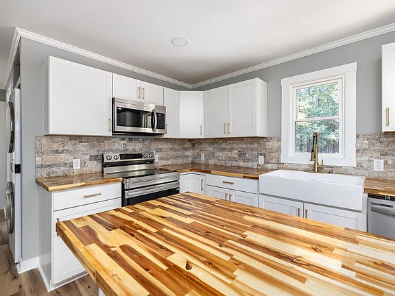 3rd image of 1090 State St