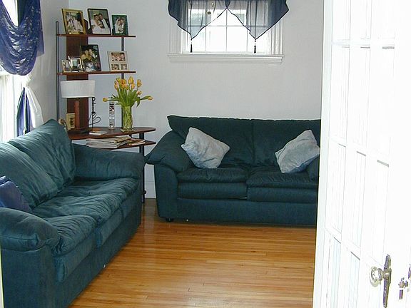 2nd floor living room