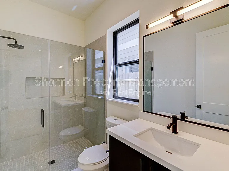 1803 Dunlavy St — Photo 18