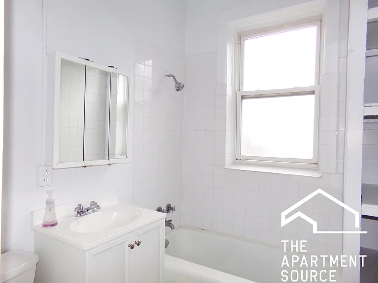 6568 N Lakewood Ave #1 — Photo 3