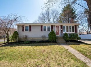 11 Brooks Rd, Rockland, MA 02370