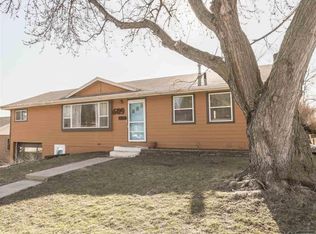 609 S Jessica Ave, Sioux Falls, SD 57103
