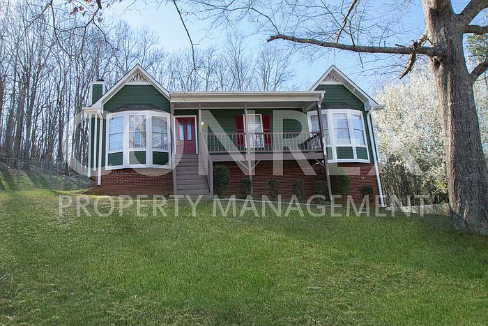 1st image of 200 Lisa Ln