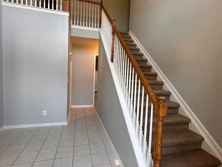 9406 Harlow Ct — Photo 2