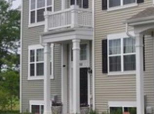 1198 Alta Vista Dr, Hampshire, IL 60140