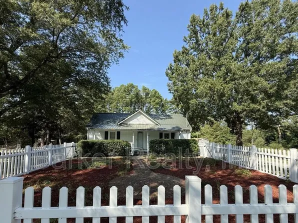 2203A Patterson Rd, Durham, NC 27703