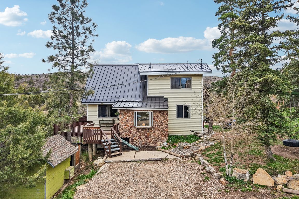 Country Cir-S2304-039.jpg
