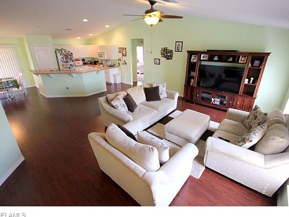 3rd image of 217 Blackstone Dr