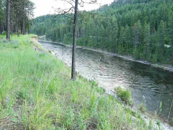 3733C Sand Creek Rd, Kettle Falls, WA 99141