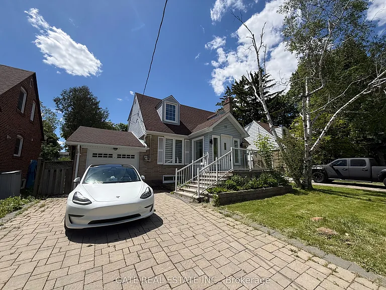 88 Lawrence Ave — Photo 2