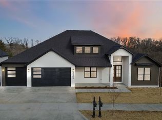 2205 NE Steinbeck Dr, BENTONVILLE, AR 72712