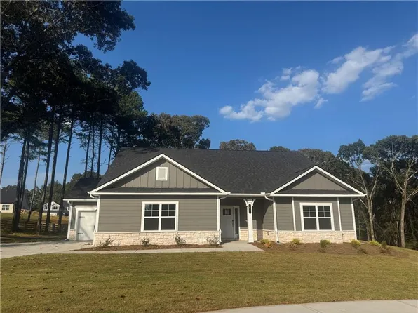 61 Crab Orchard Way, Pendergrass, GA 30567