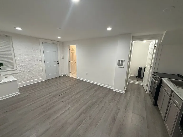20 E Read St — Photo 4